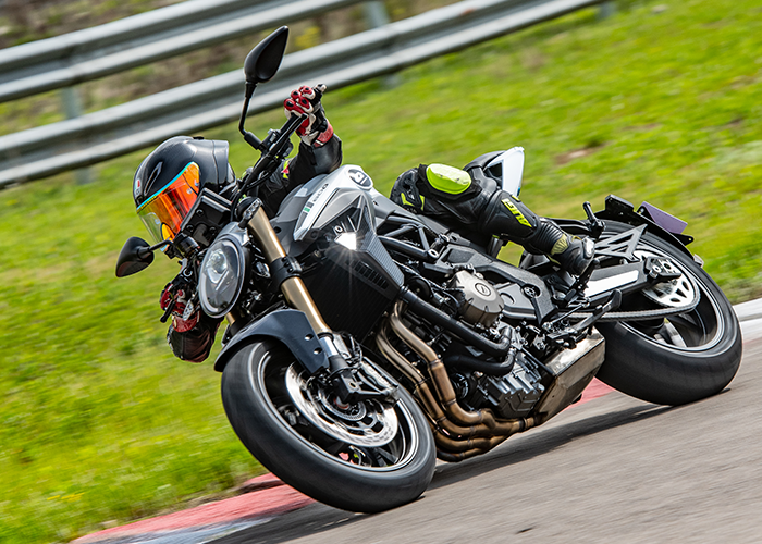 QJMOTOR SRK 600 acc 4