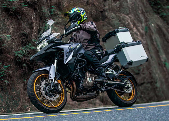 QJMOTOR SRT 700X 3