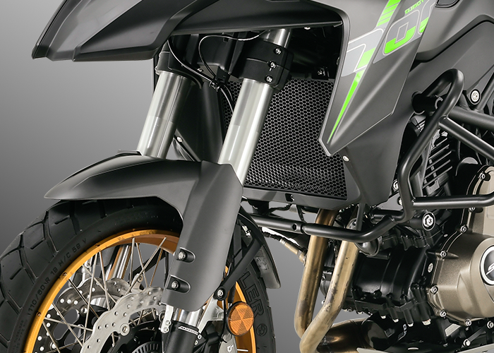 QJMOTOR SRT 700X Suspension