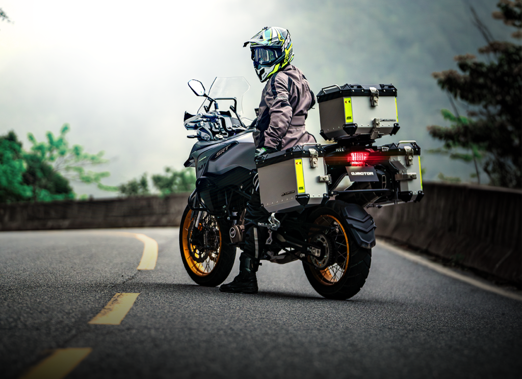 QJMOTOR motos adventure