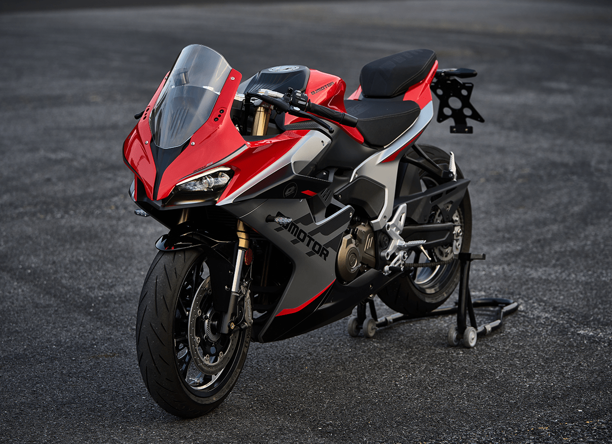 QJMOTOR SRK500RS MOVIEMIENTO 1