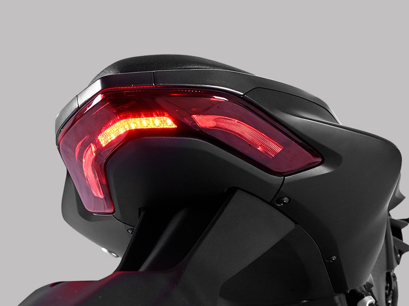 QJMOTOR luz 450c