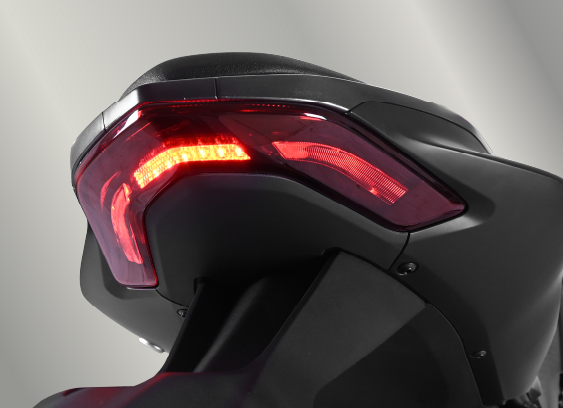 Stop LED de alta visibilidad e la SRK 450 C