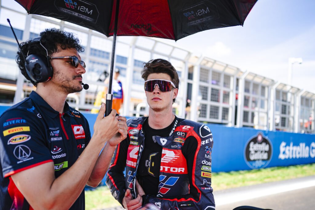 QJMOTOR El QJMOTOR Factory Racing Team 2026 debuta en Portimao