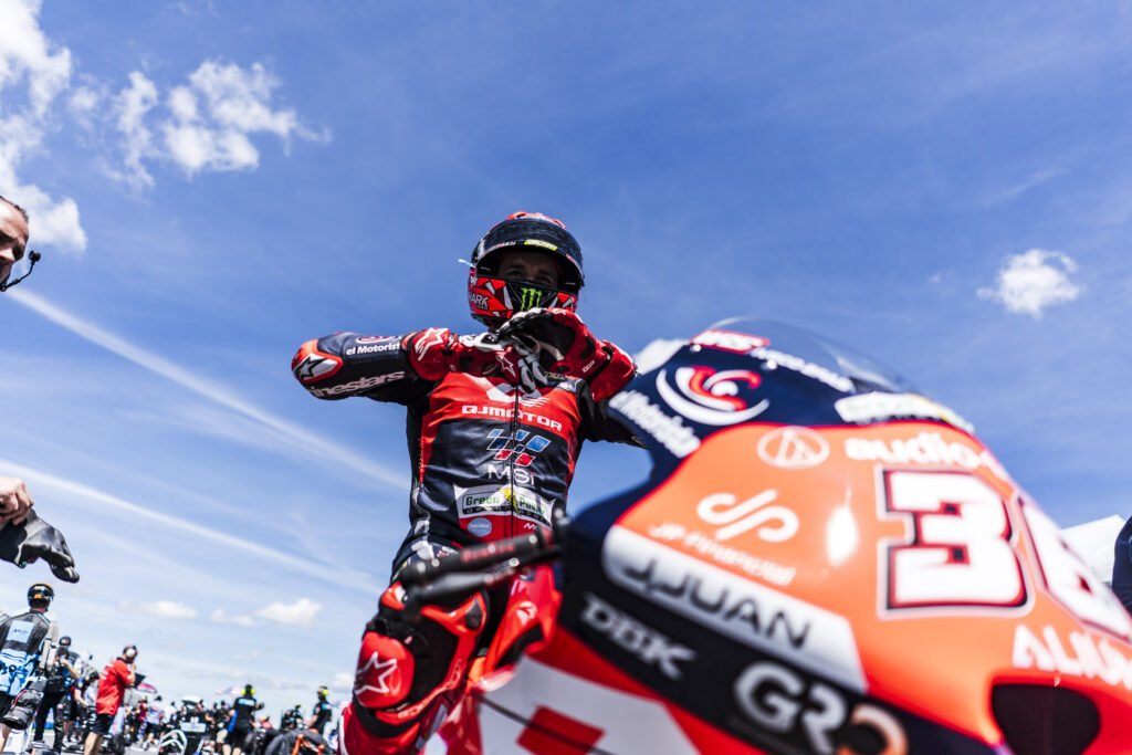 QJMOTOR El QJMOTOR Factory Racing Team 2026 debuta en Portimao