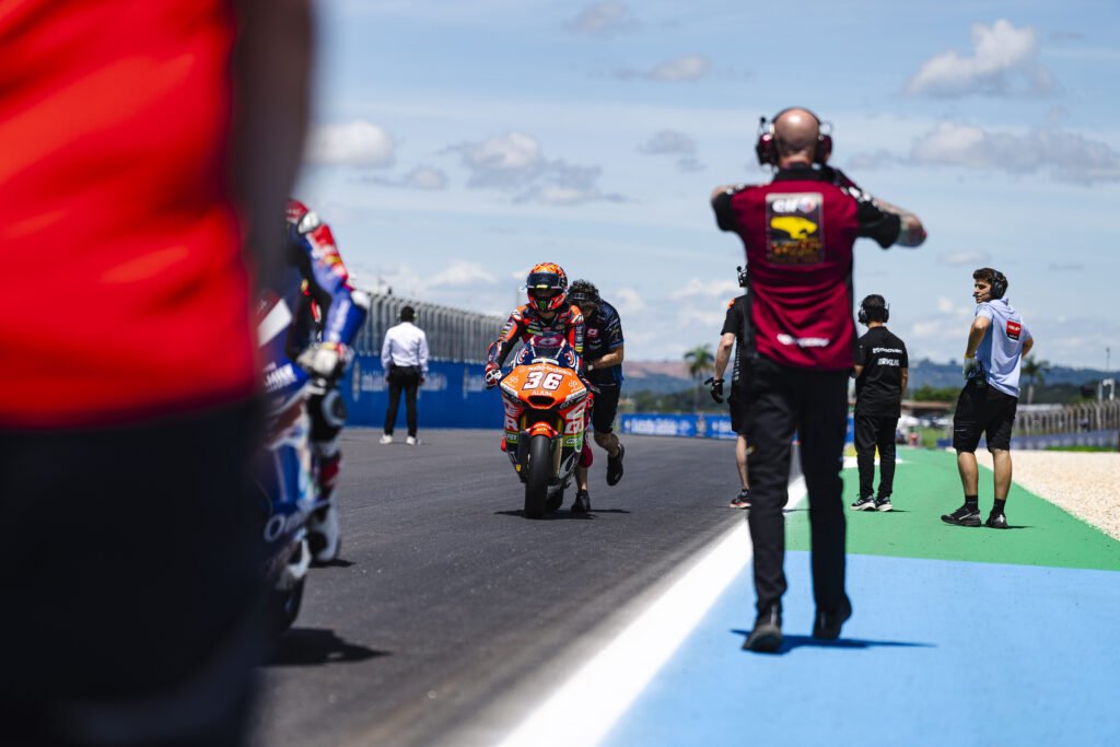 QJMOTOR El QJMOTOR Factory Racing Team 2026 debuta en Portimao