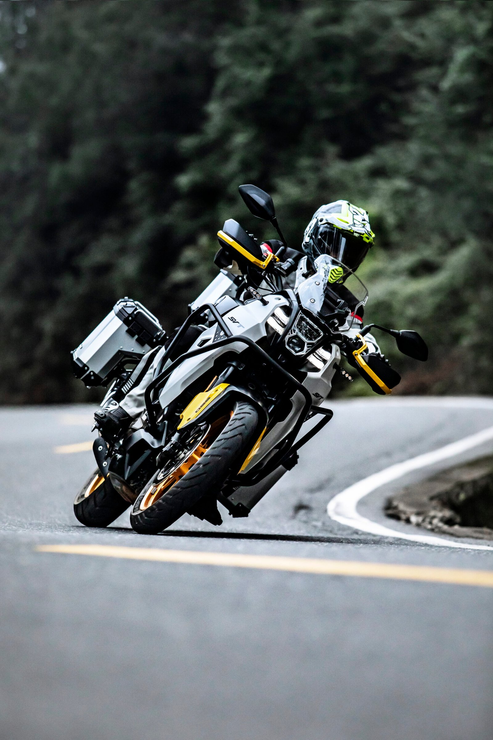 SVT 650 X