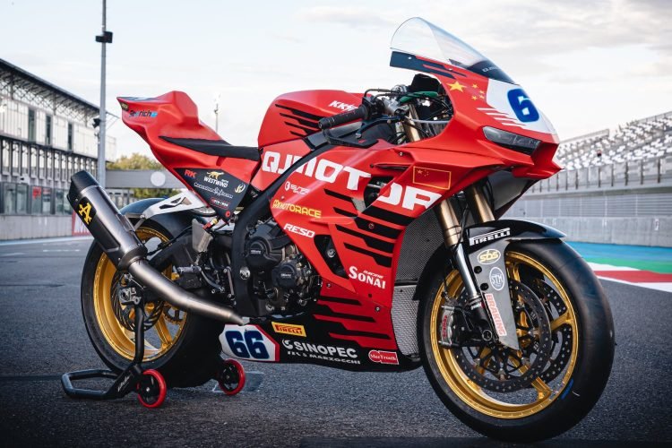 QJMOTOR QJMOTOR presenta la nueva SRK 800 R y RS