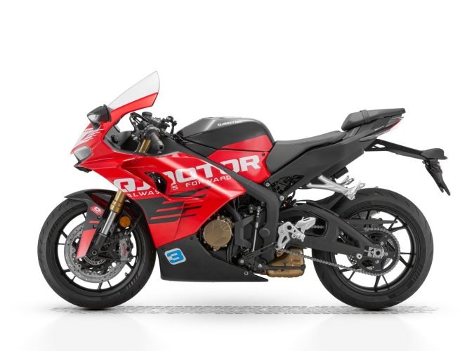 QJMOTOR QJMOTOR presenta la nueva SRK 800 R y RS